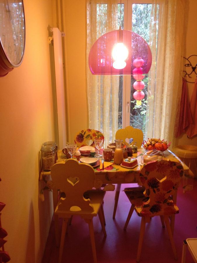 バーゼル B＆B ラ ヴィ アン ローズ Bed & Breakfast エクステリア 写真